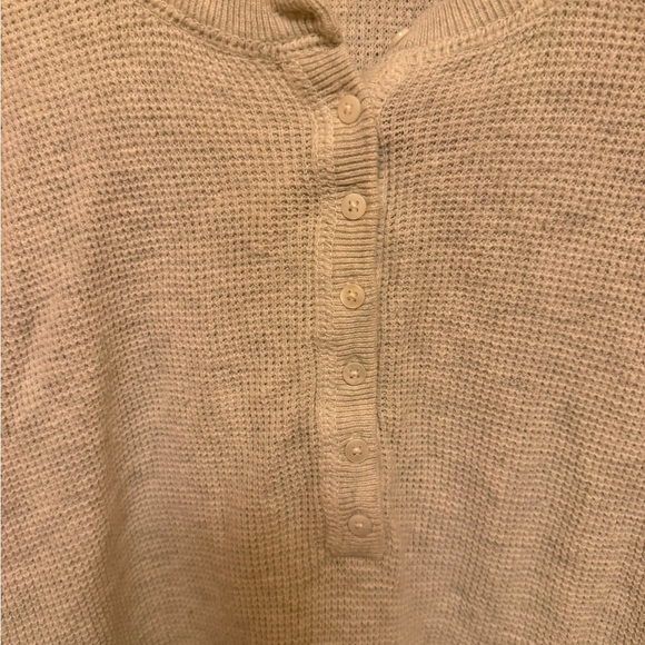 Prana Touchstone Henley - Picture 10 of 12